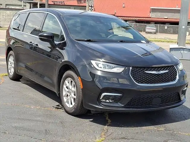 2025 Chrysler Pacifica Select photo 1