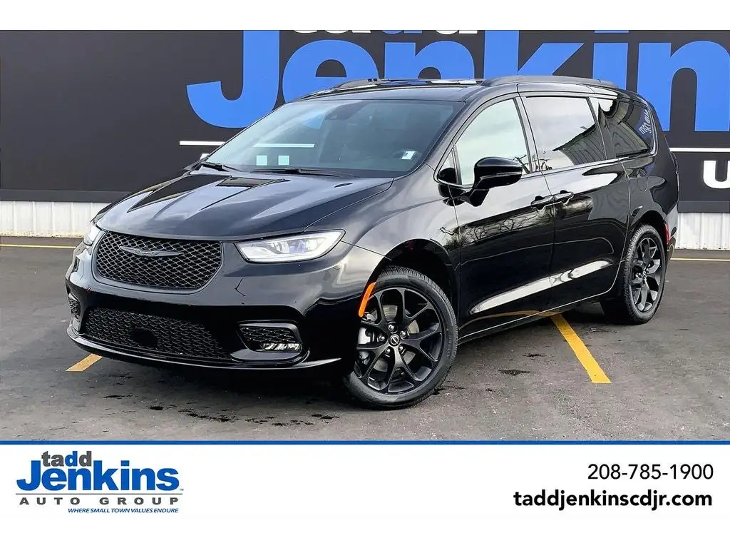 2026 Chrysler Pacifica Select AWD photo 1