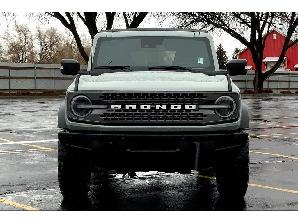 2023 Ford Bronco Badlands 4x4 photo 3