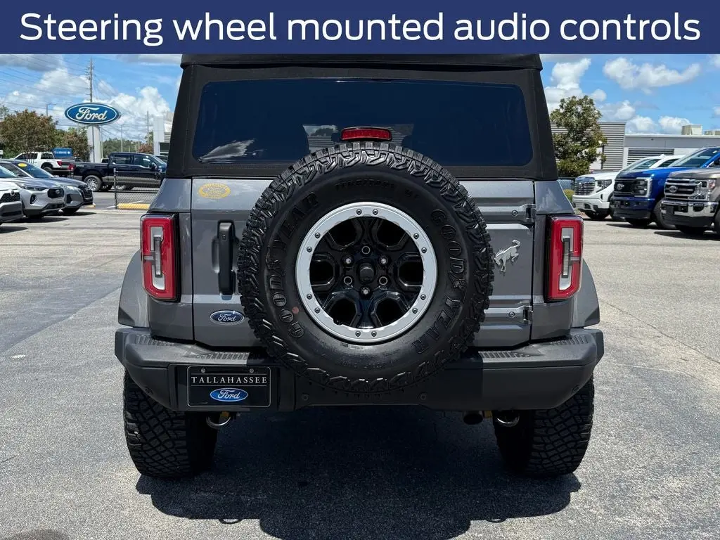2023 Ford Bronco Badlands 4WD photo 4