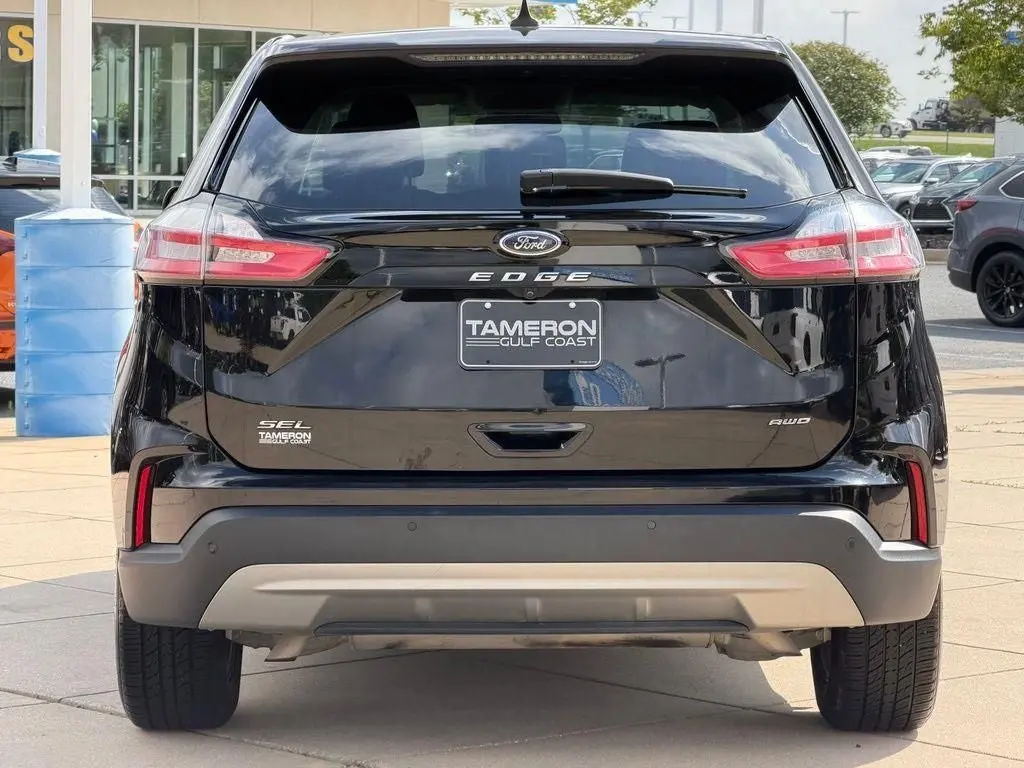 2024 Ford Edge SEL AWD photo 3