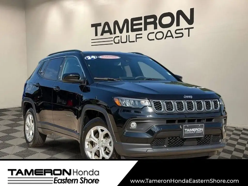 2024 Jeep Compass Latitude 4X4 photo 1