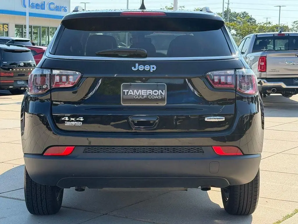 2024 Jeep Compass Latitude 4X4 photo 3