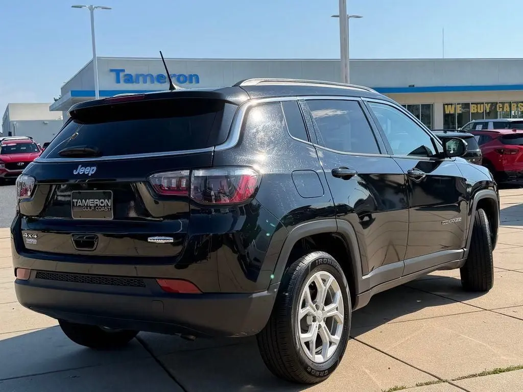 2024 Jeep Compass Latitude 4X4 photo 5