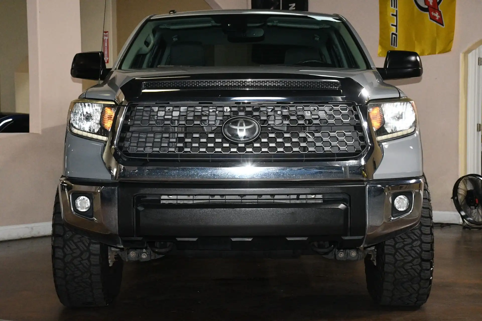 2019 Toyota Tundra SR5 5.7L 4WD FFV Crew Max Short Bed's photo