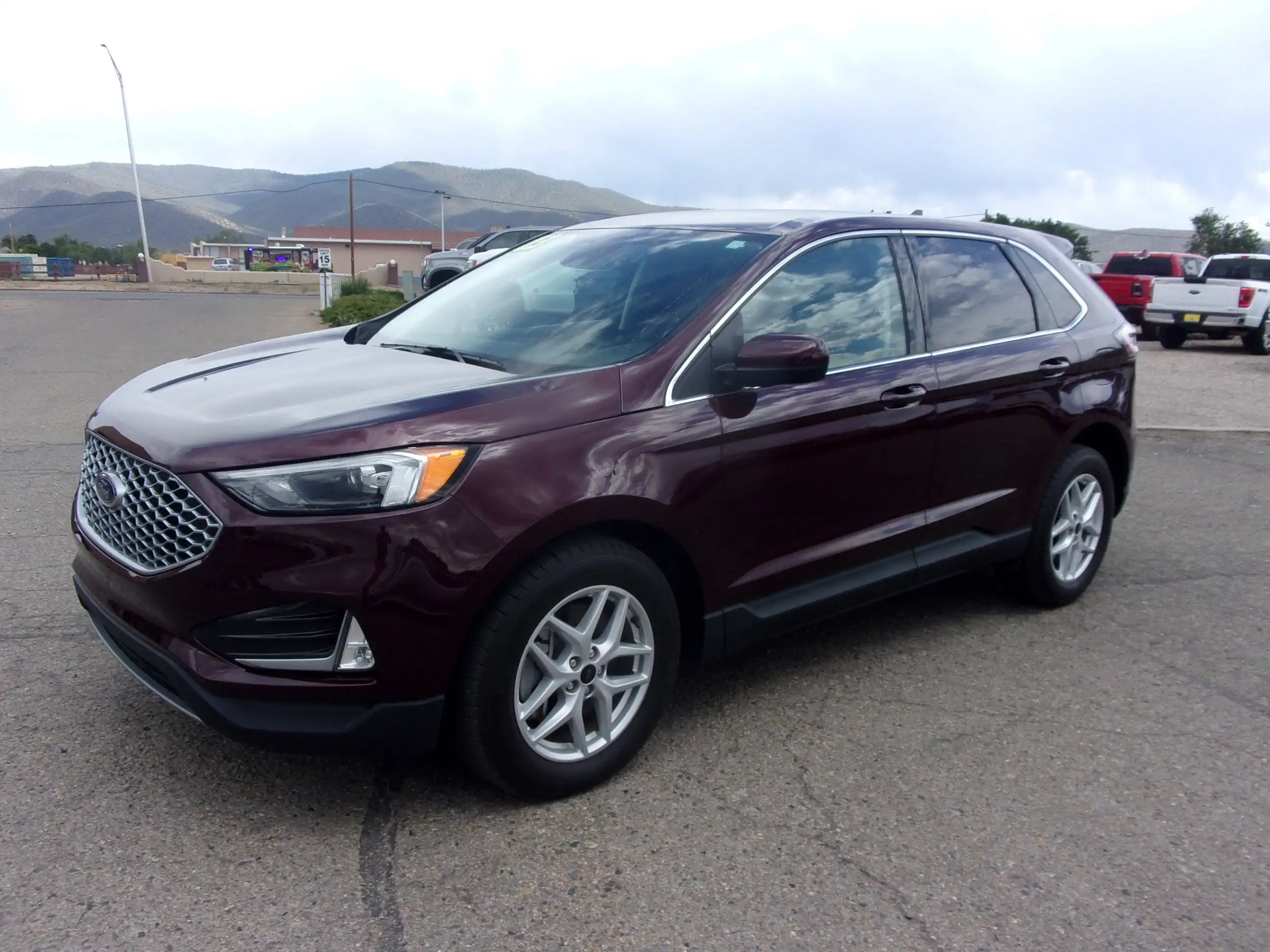 2023 Ford Edge SEL AWD's photo
