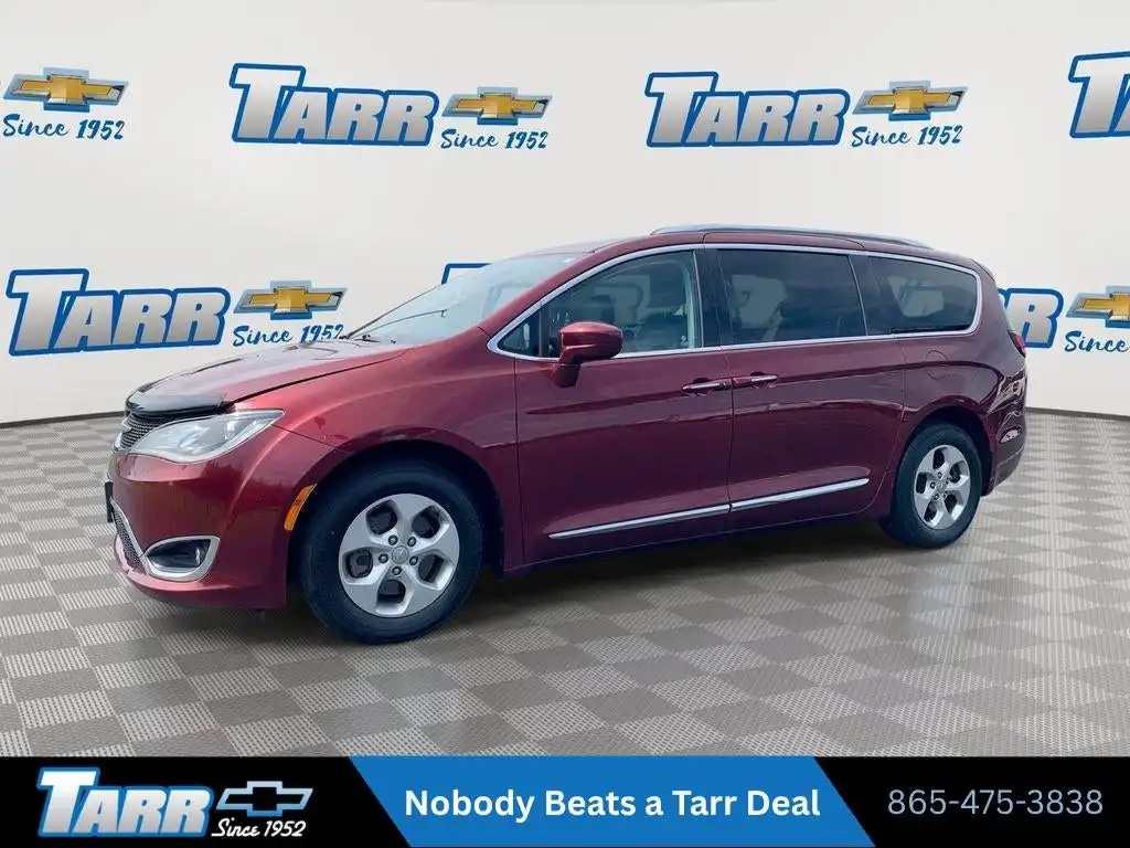 2017 Chrysler Pacifica Touring-L Plus's photo