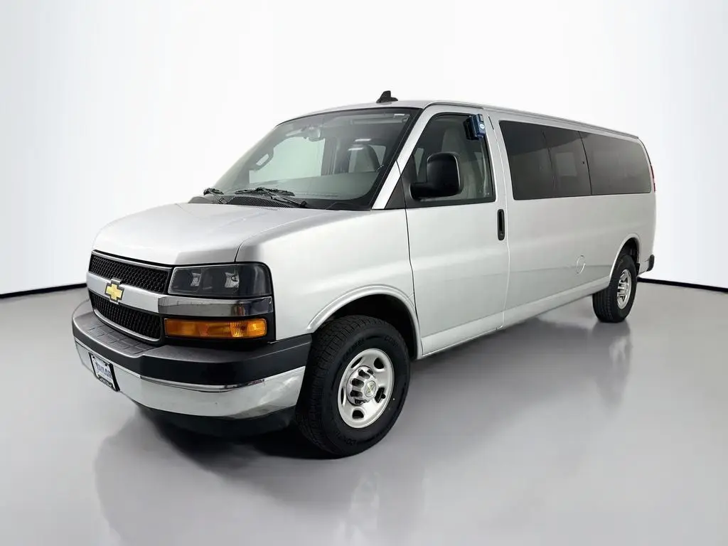 2023 Chevrolet Express 3500 LS Extended photo 3