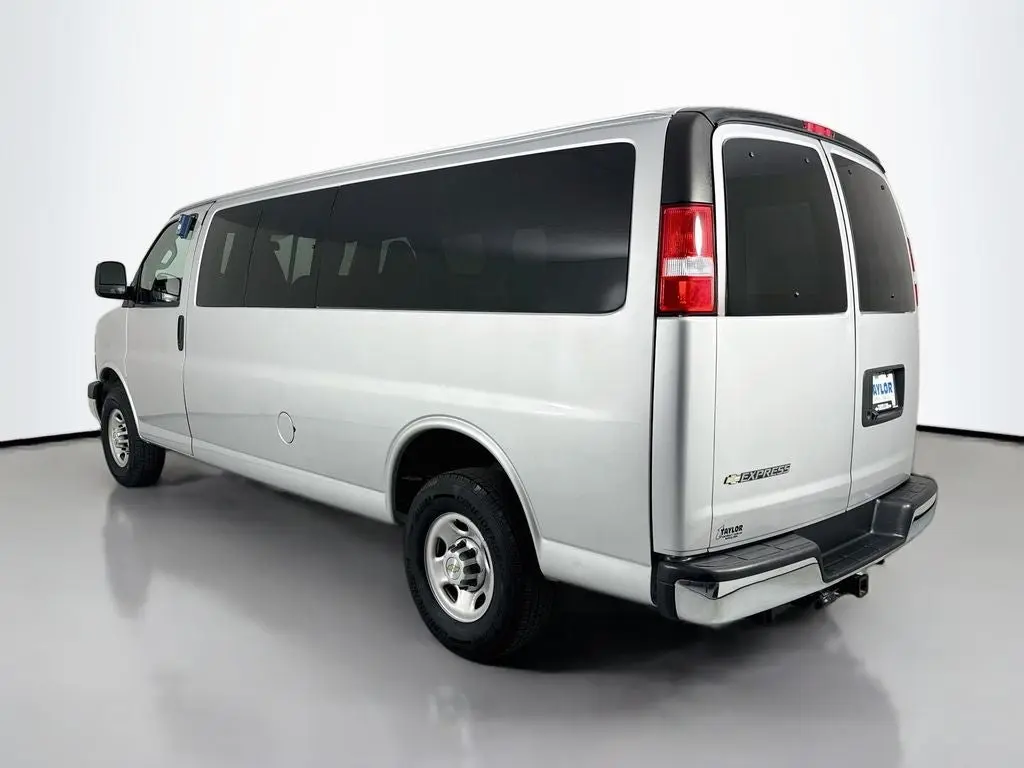 2023 Chevrolet Express 3500 LS Extended photo 5