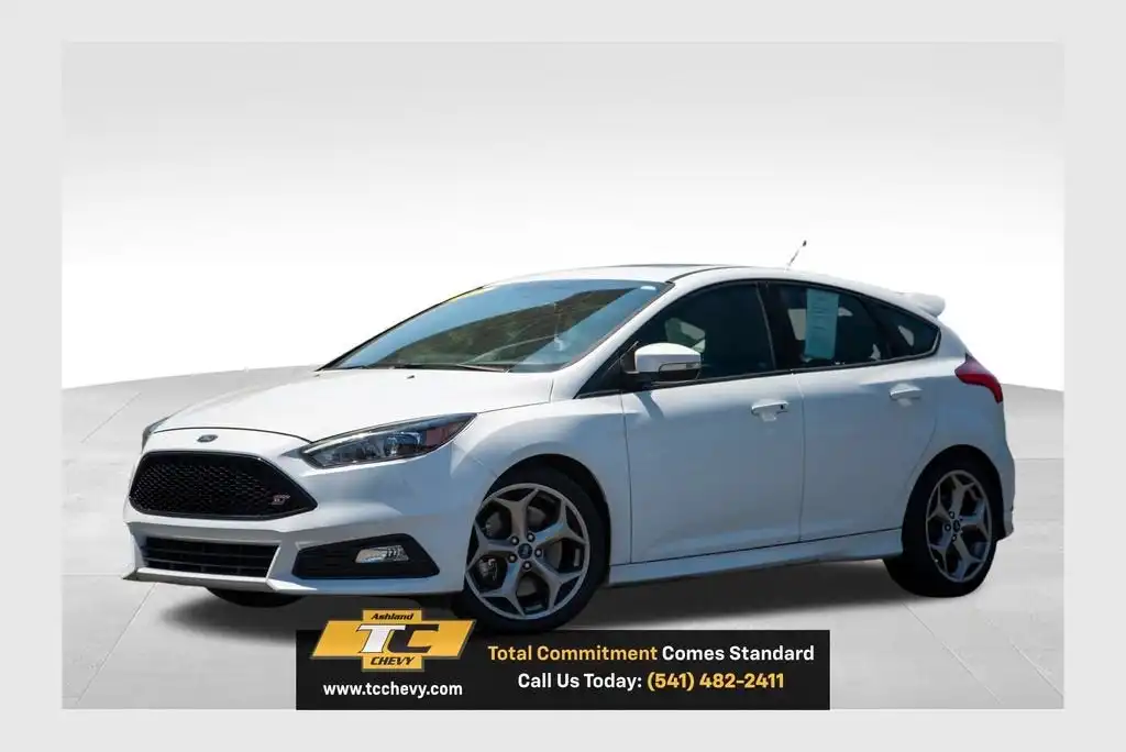 2016 Ford Focus 5 Door Hatch ST's photo