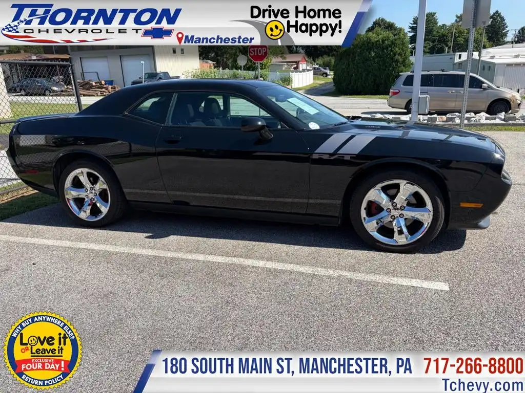 2012 Dodge Challenger R/T's photo
