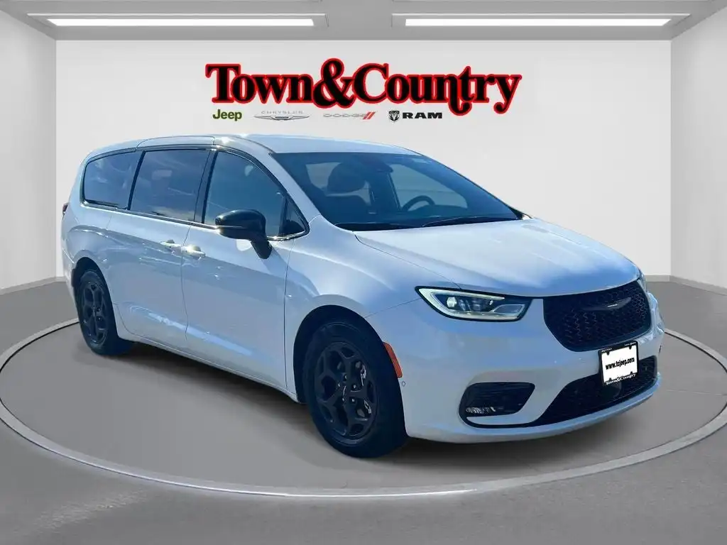 2024 Chrysler Pacifica Hybrid Select S-Appearance PHEV's photo