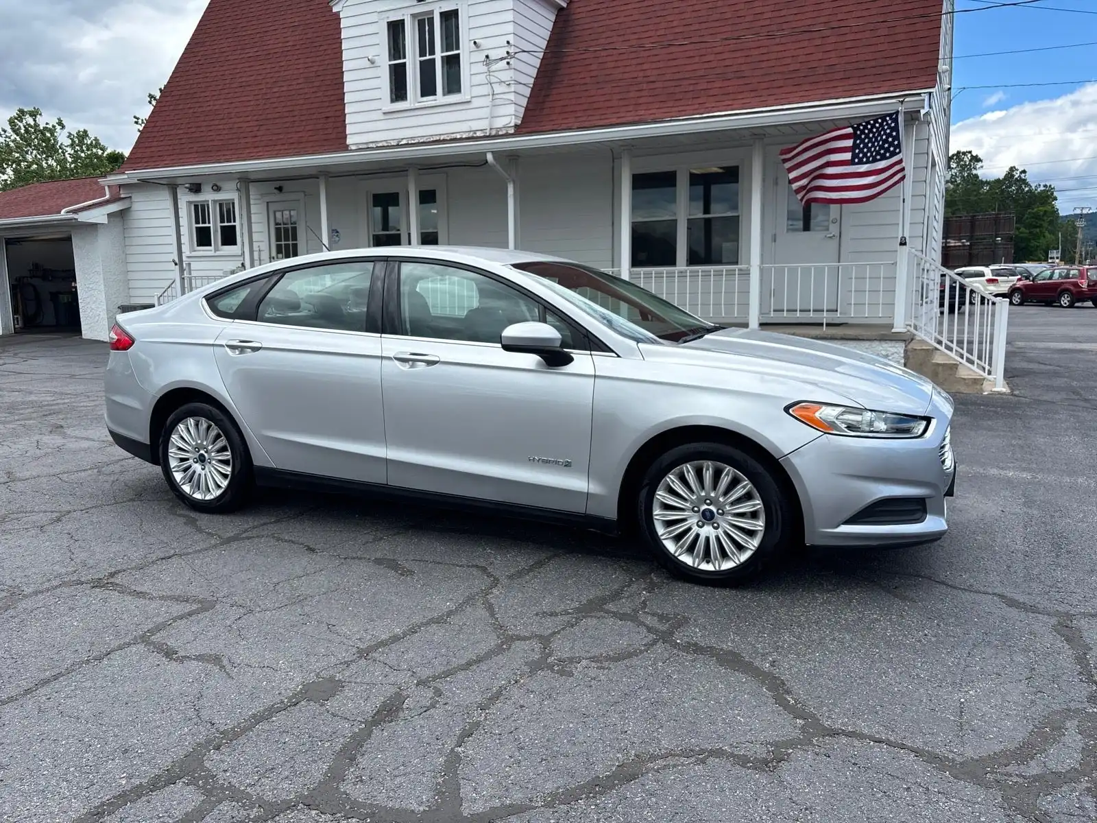 2014 Ford Fusion S Hybrid's photo
