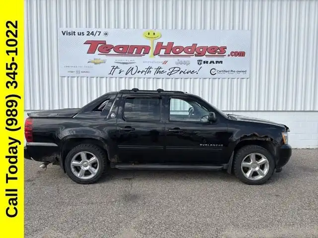 2013 Chevrolet Avalanche 4WD Avalanche LT's photo