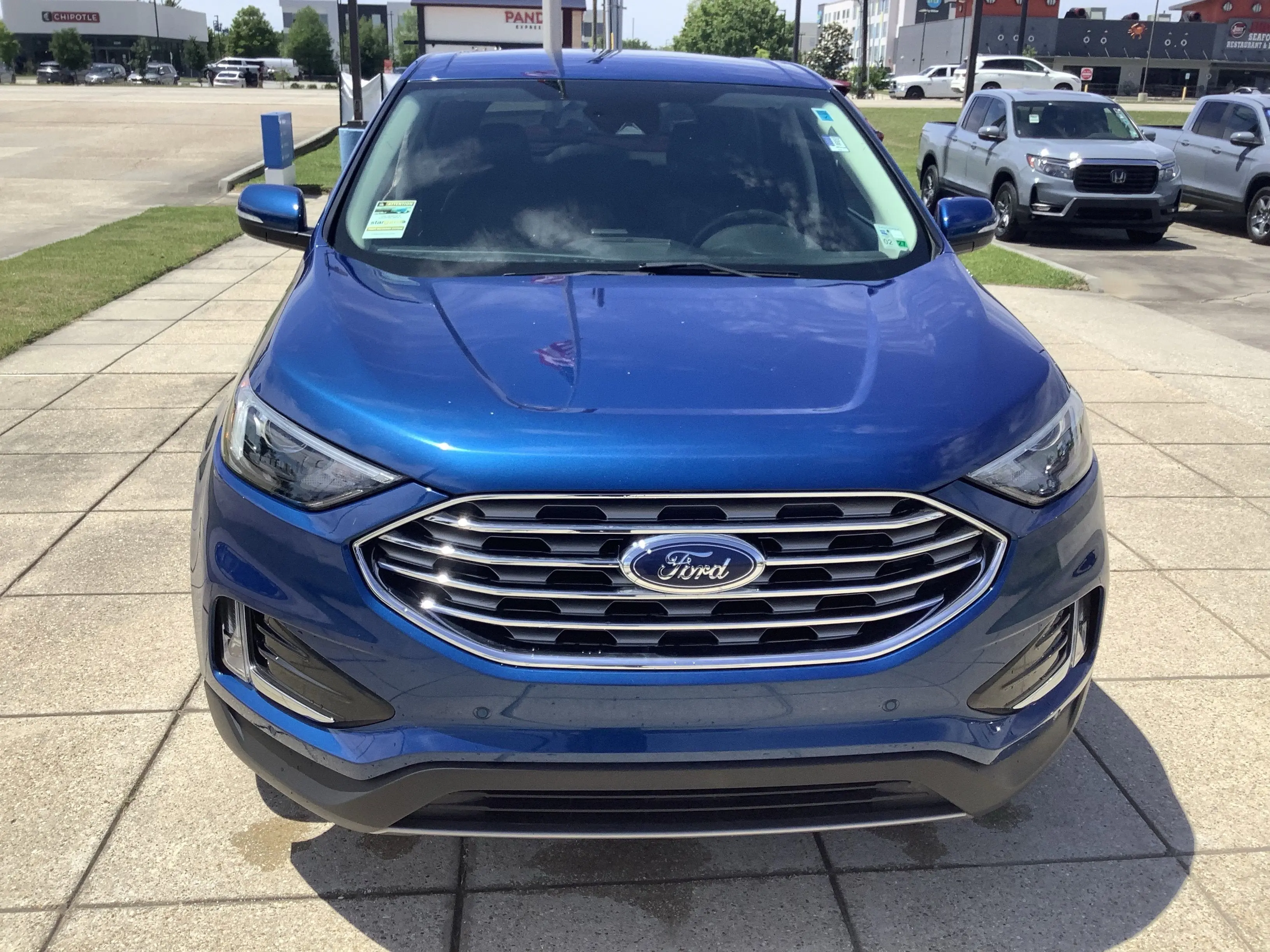 2024 Ford Edge Titanium AWD photo 3