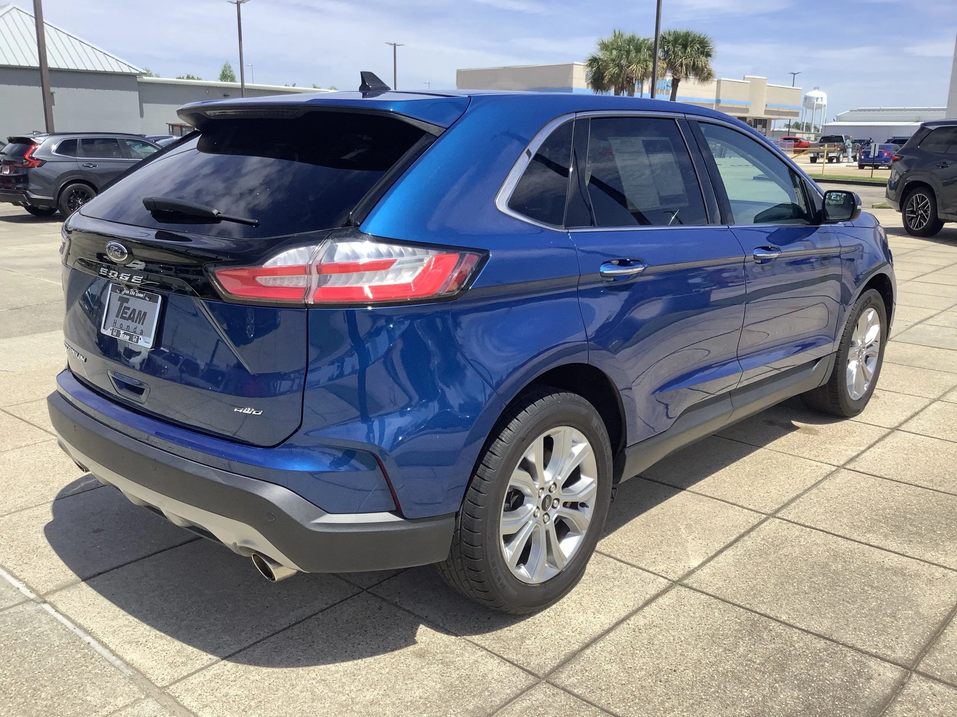 2024 Ford Edge Titanium AWD photo 5