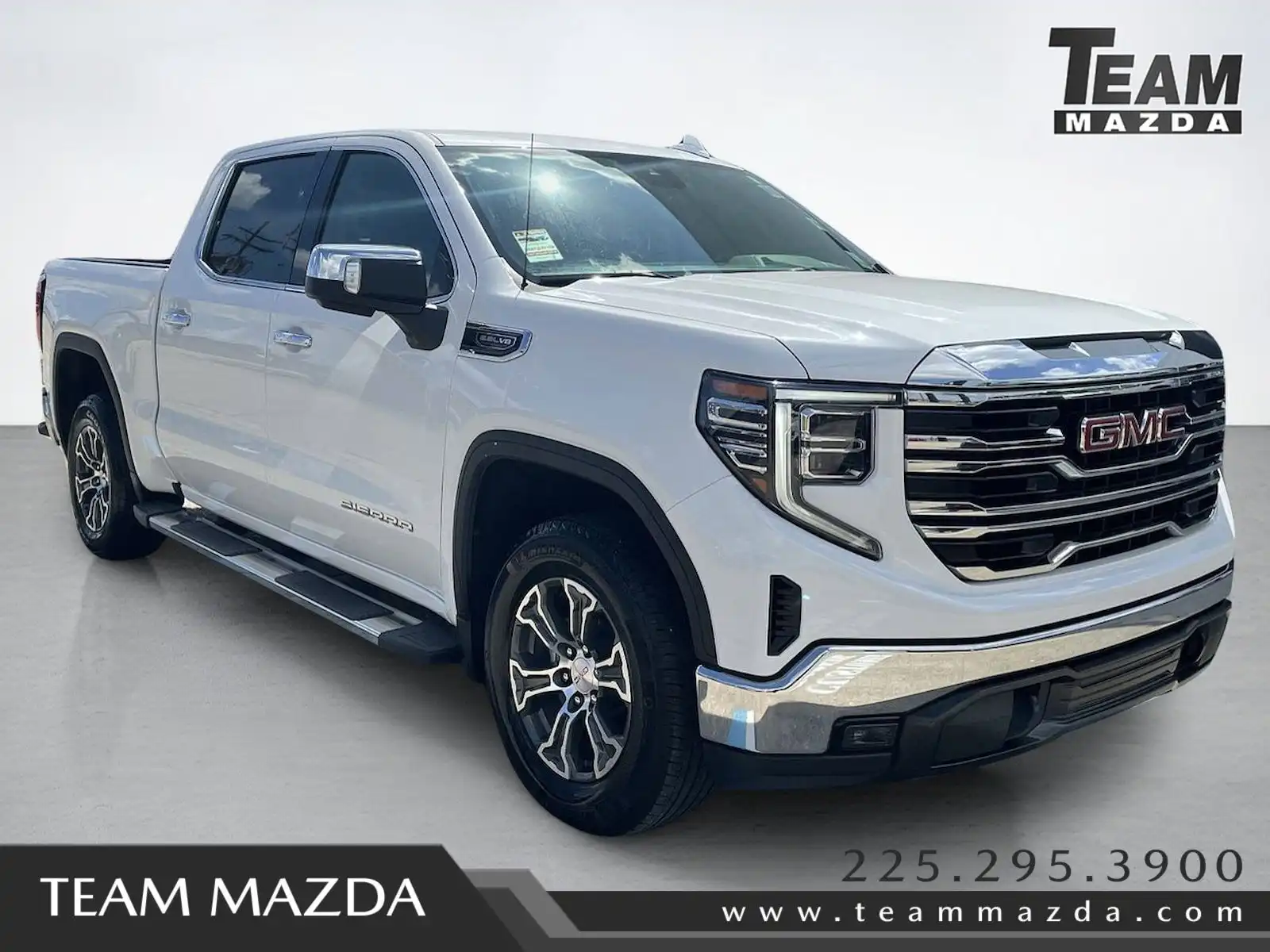 2024 GMC Sierra 2WD Crew Cab Short Box SLT's photo