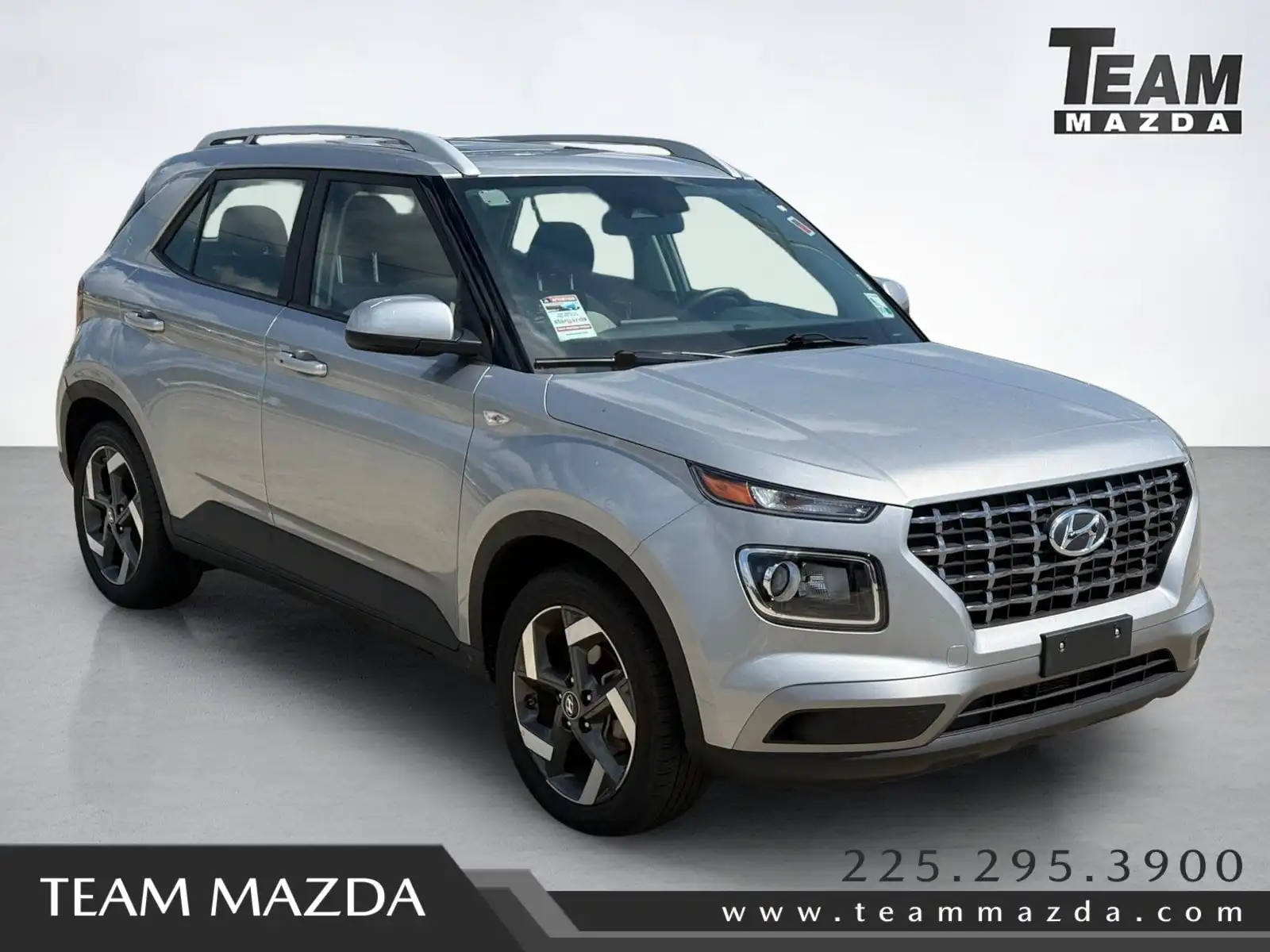 2025 Hyundai Venue SEL IVT's photo