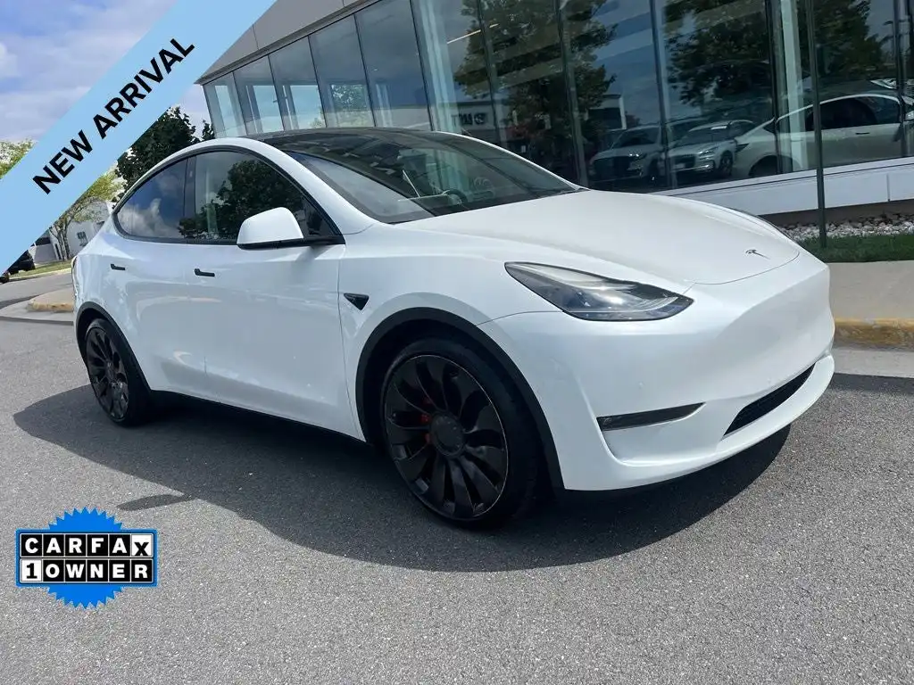 2022 Tesla Model Y Performance Dual Motor All-Wheel Drive's photo