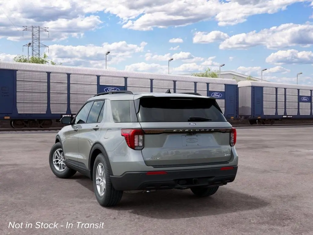 2027 Ford Explorer Active 4WD 100A photo 4