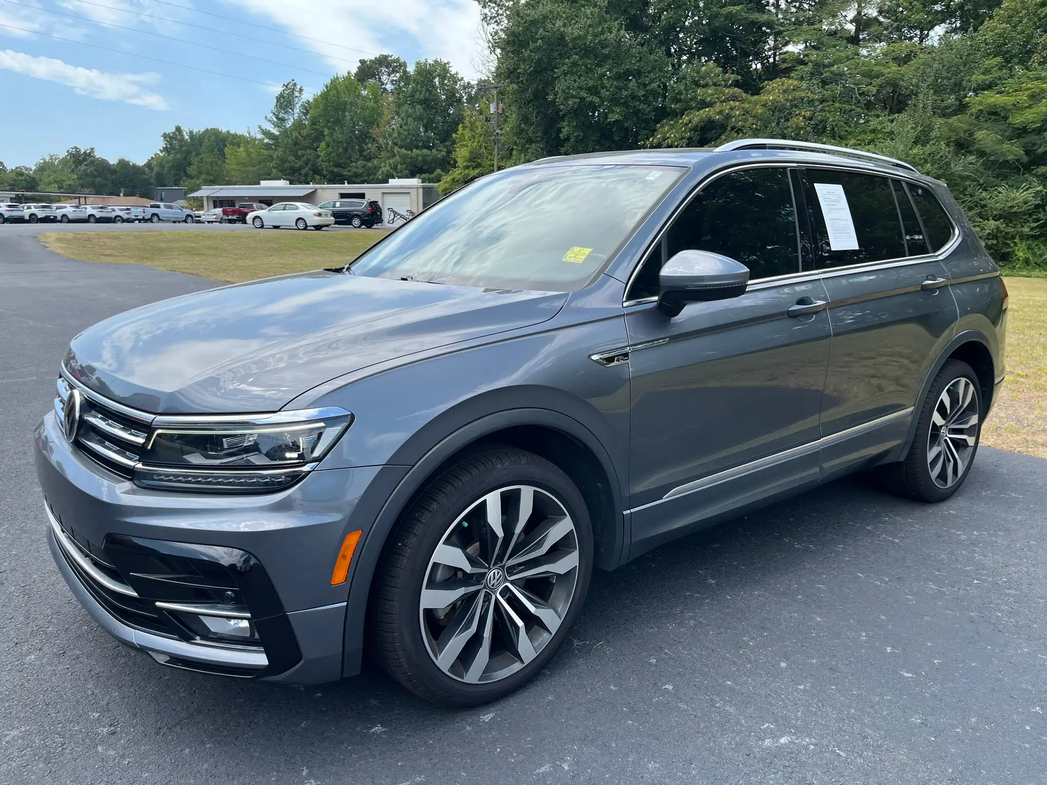2019 Volkswagen Tiguan 2.0T SEL Premium R-Line 4Motion's photo