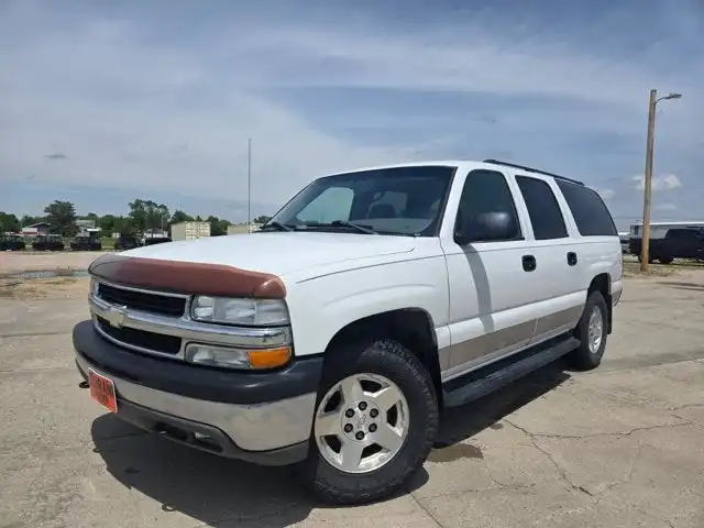 2004 Chevrolet Suburban 4WD 1500 Series LS's photo