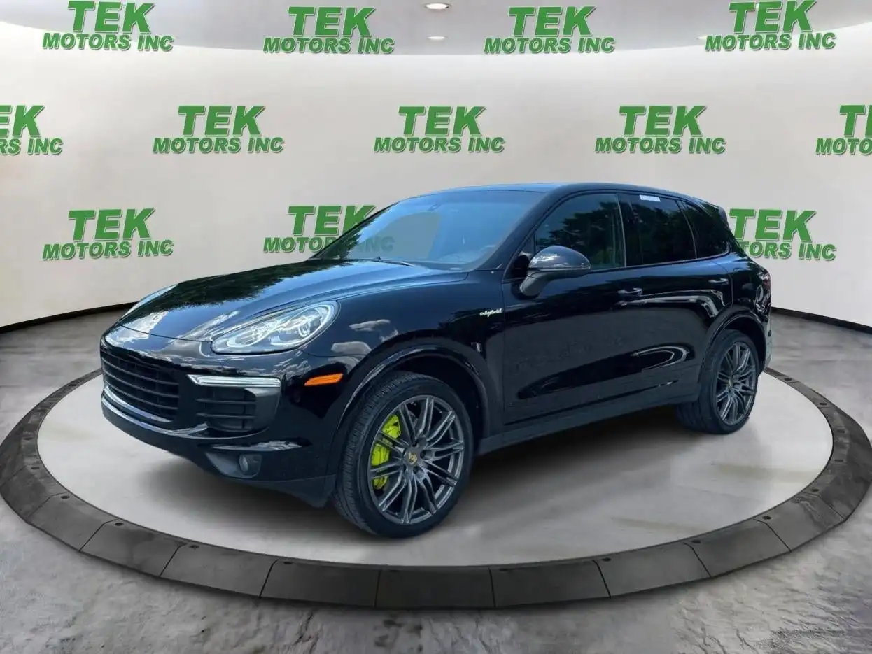 2017 Porsche Cayenne S E-Hybrid Platinum Edition's photo