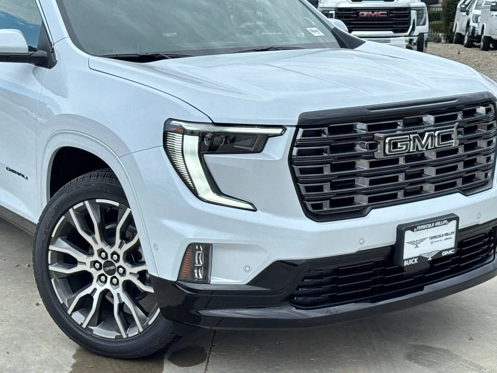 2026 GMC Acadia Denali Ultimate AWD photo 3