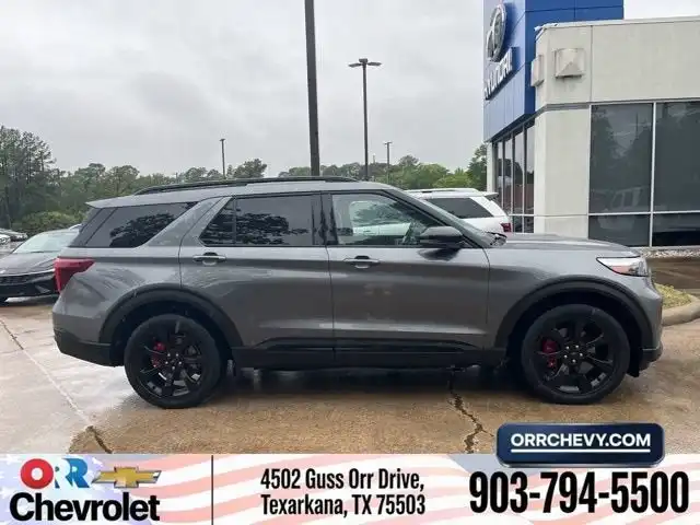 2022 Ford Explorer ST 4WD's photo