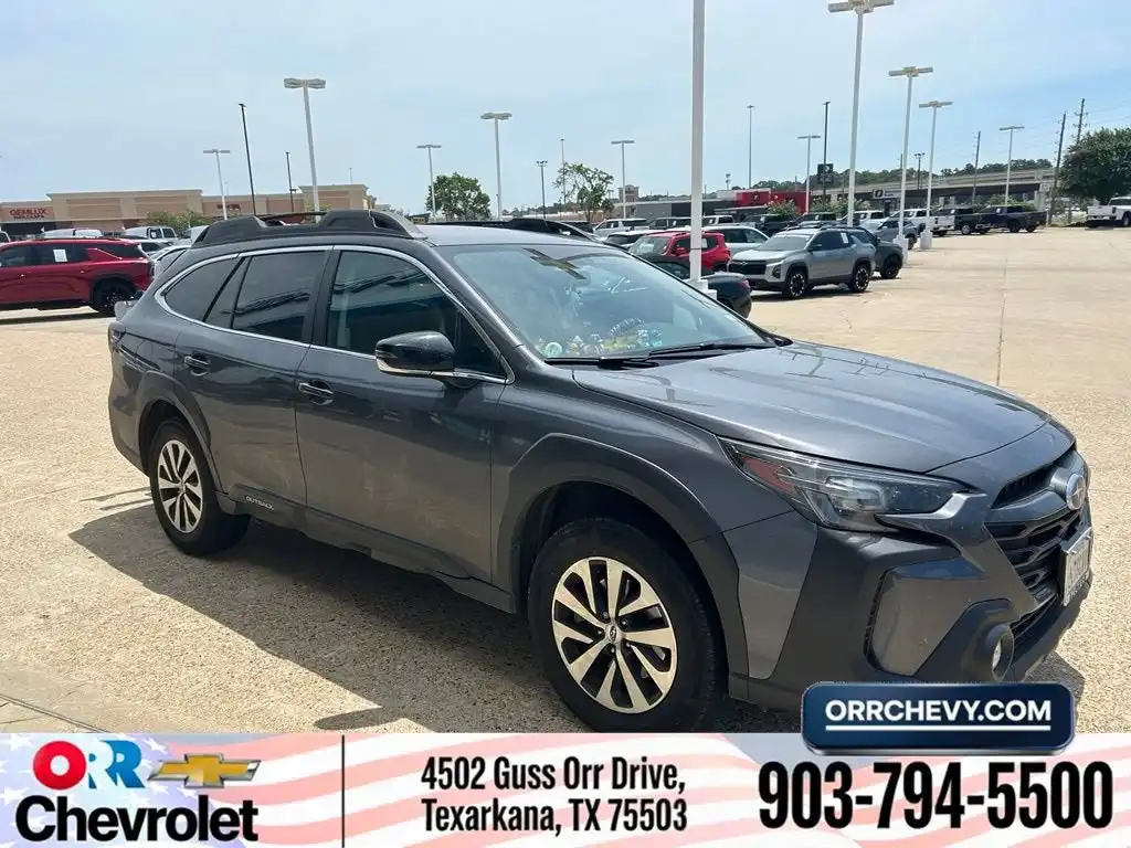 2025 Subaru Outback Premium's photo