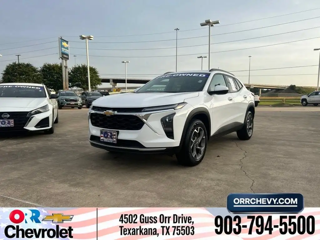 2025 Chevrolet Trax LT's photo