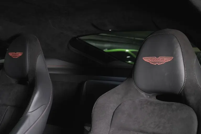 2025 Aston Martin Vantage 4.0 V8 Auto photo 5