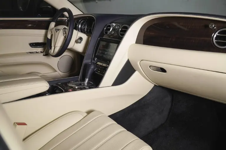 2014 Bentley Flying Spur Base photo 3