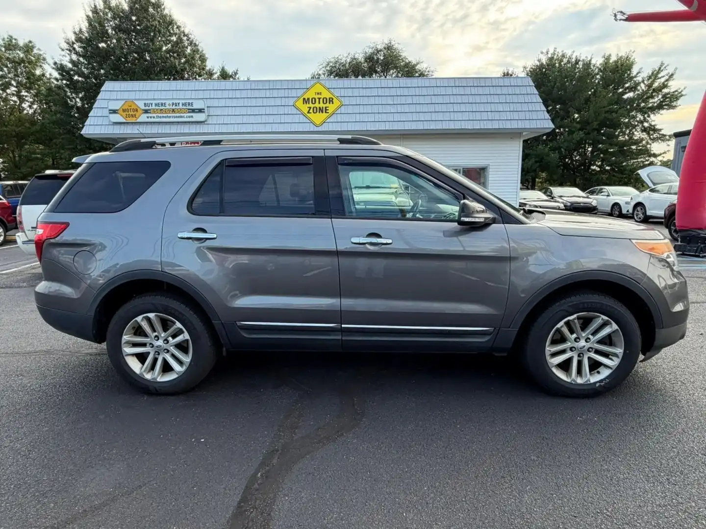 2013 Ford Explorer XLT 4WD's photo