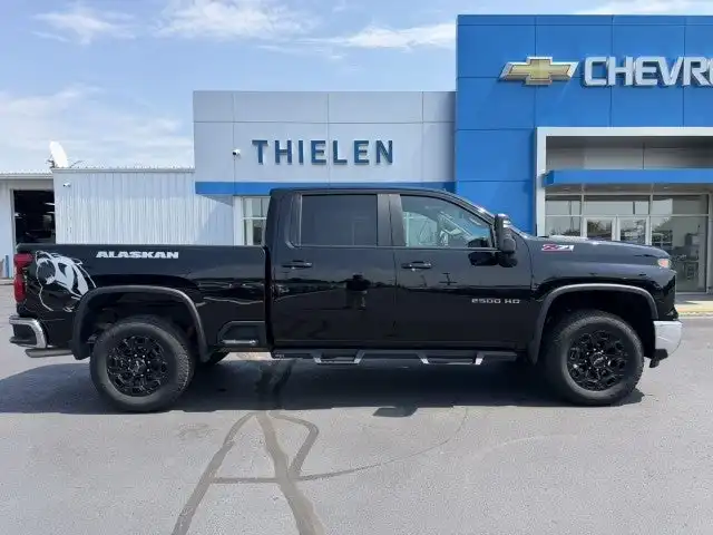 2024 Chevrolet Silverado HD LT 4WD Crew Cab Standard Box's photo