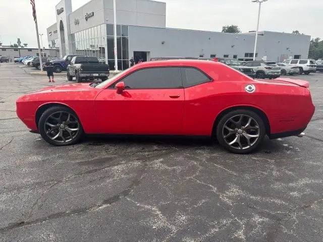 2015 Dodge Challenger SXT Plus photo 5