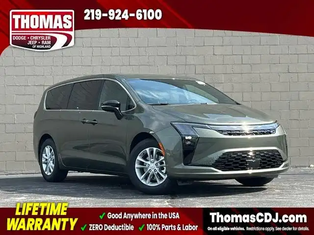 2027 Chrysler Pacifica Select's photo