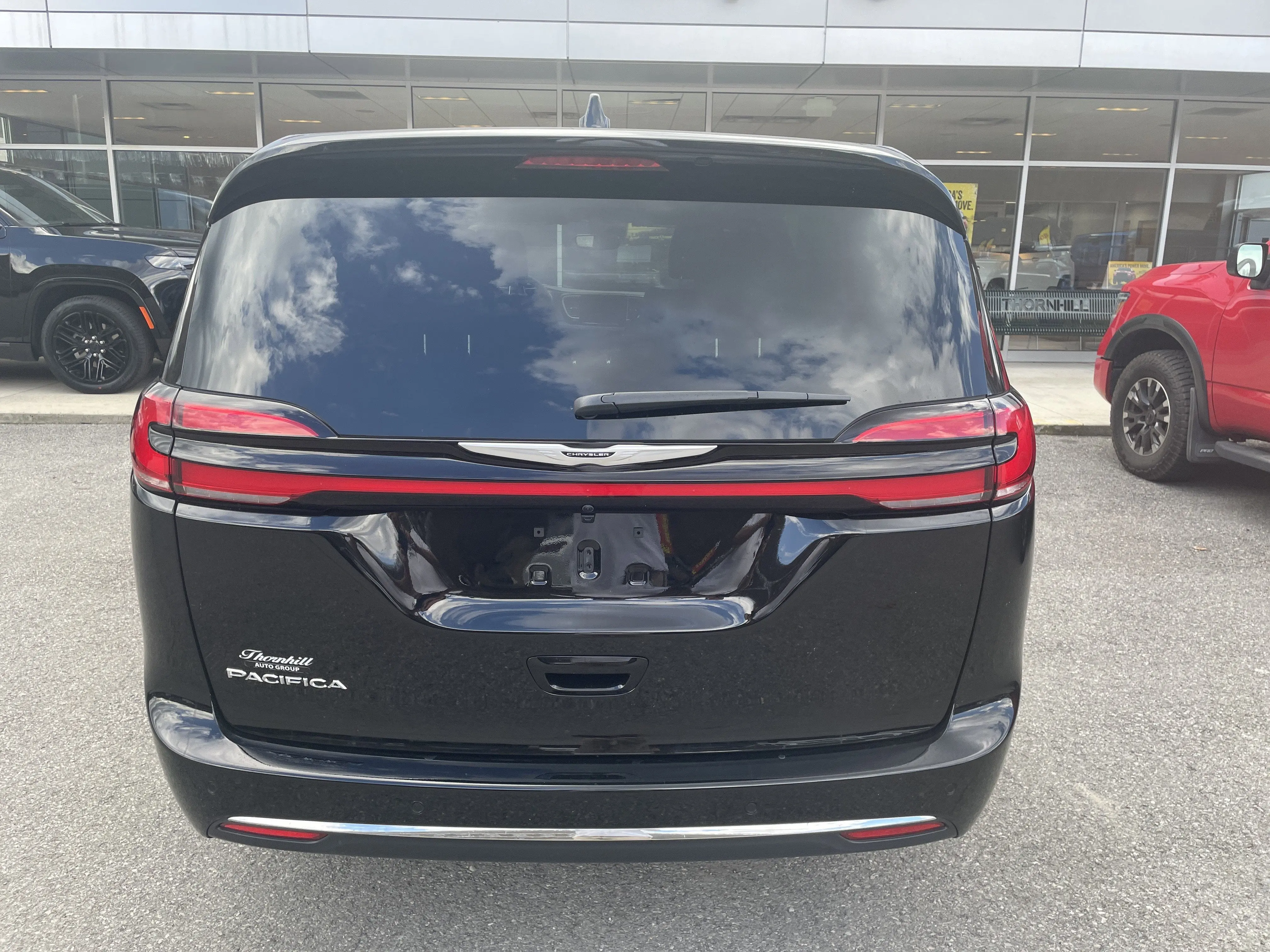 2026 Chrysler Pacifica Select photo 4
