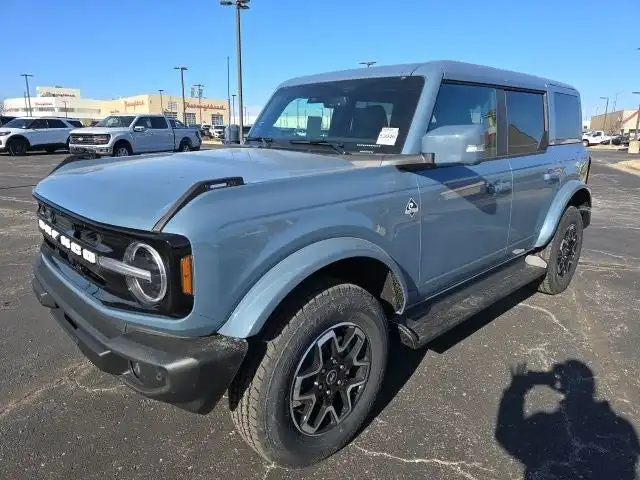 2025 Ford Bronco Outer Banks 4x4's photo
