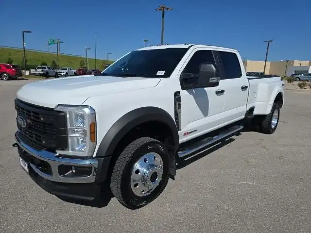 2026 Ford F-450 XL 4WD Crew Cab DRW 8' Box's photo