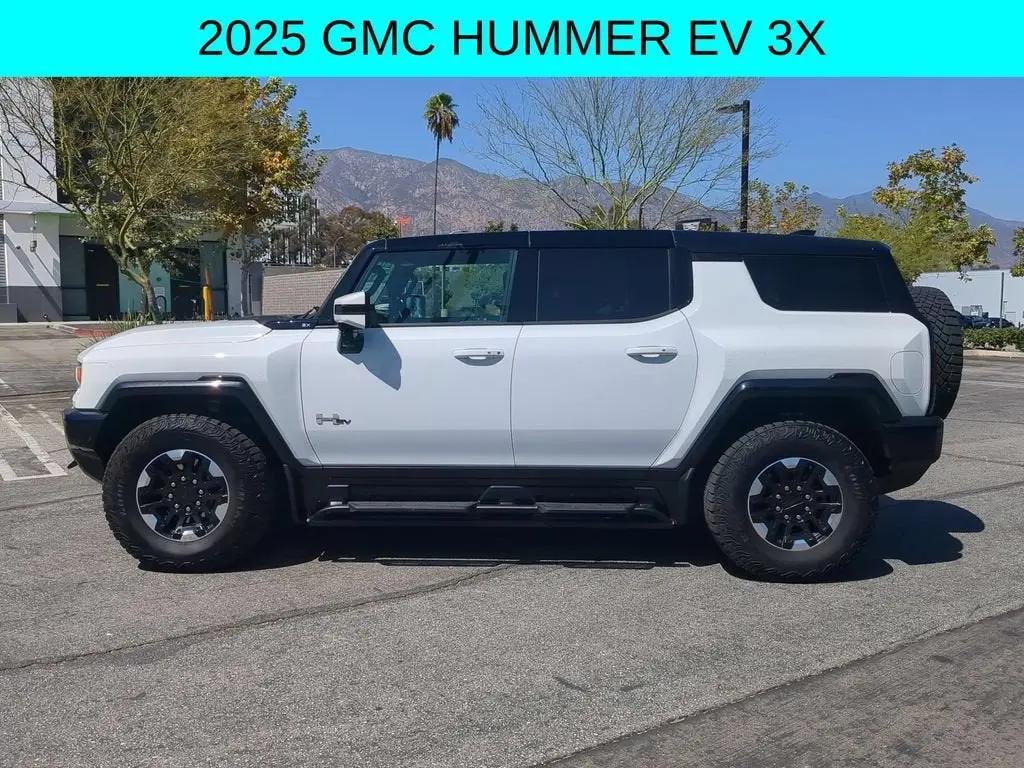 2025 GMC Hummer EV 3X SUV photo 3