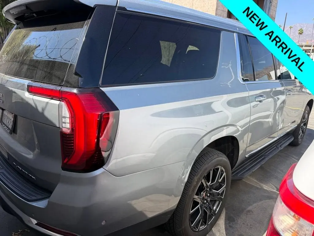 2025 GMC Yukon Elevation 4WD photo 4