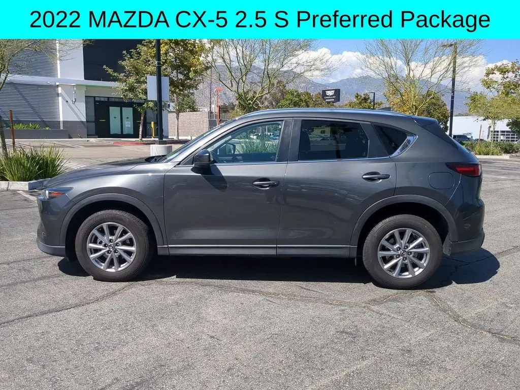 2022 Mazda CX-5 S Preferred package Auto AWD photo 3