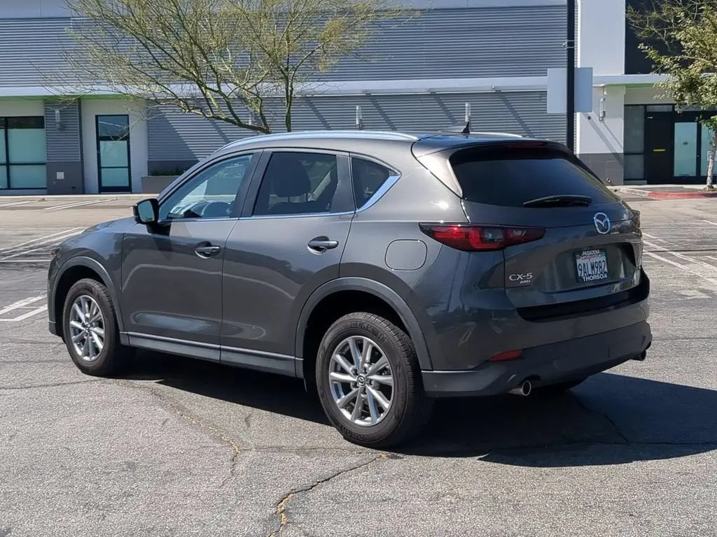 2022 Mazda CX-5 S Preferred package Auto AWD photo 5