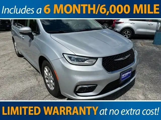 2023 Chrysler Pacifica Touring L's photo