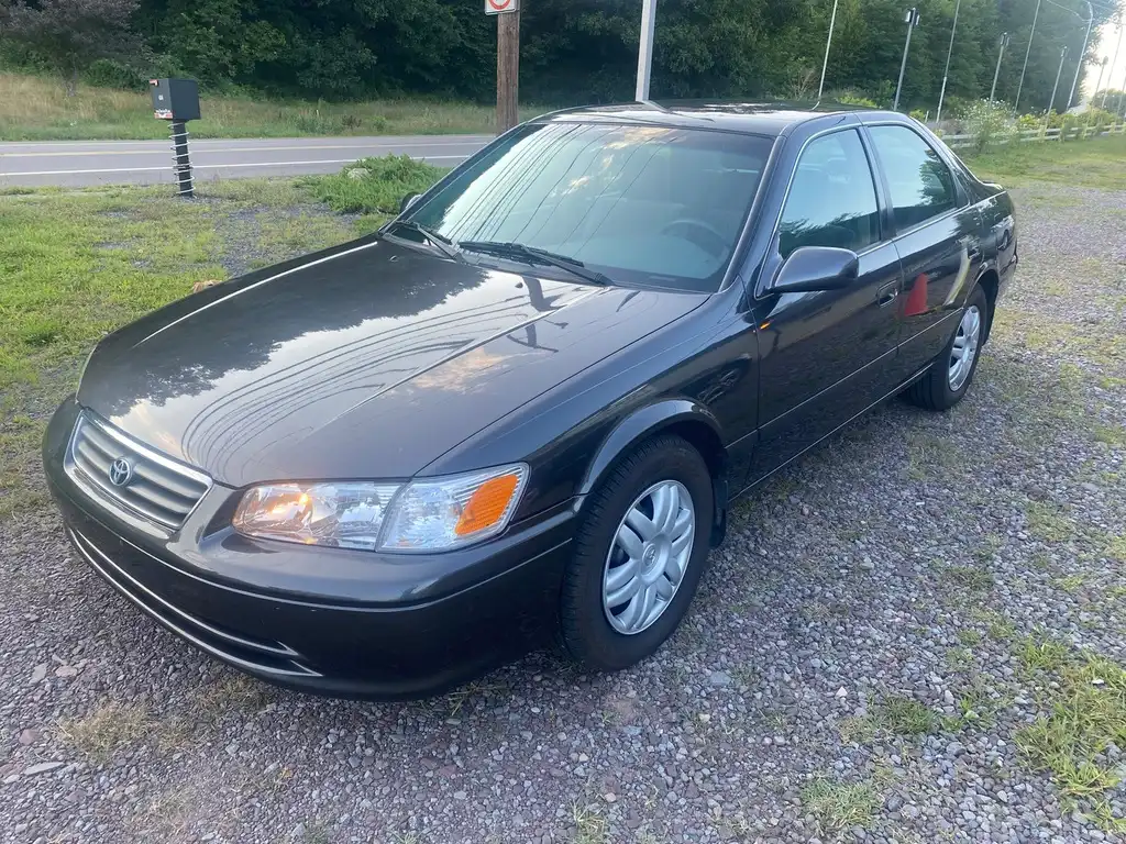 2000 Toyota Camry LE 4AT's photo