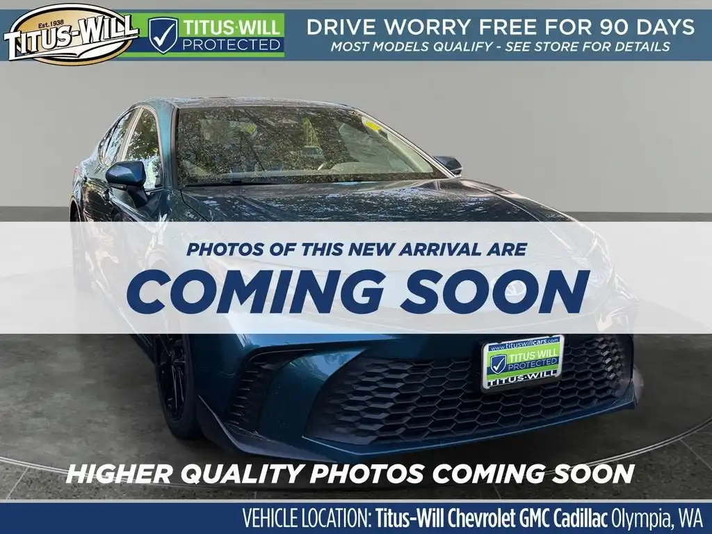 2025 Toyota Camry LE Hybrid's photo