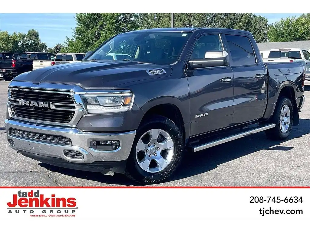 2020 RAM 1500 Big Horn/Lone Star 4x4 Crew Cab 5'7's photo