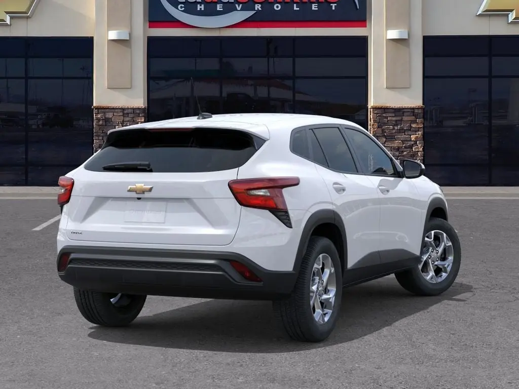 2026 Chevrolet Trax LS photo 4