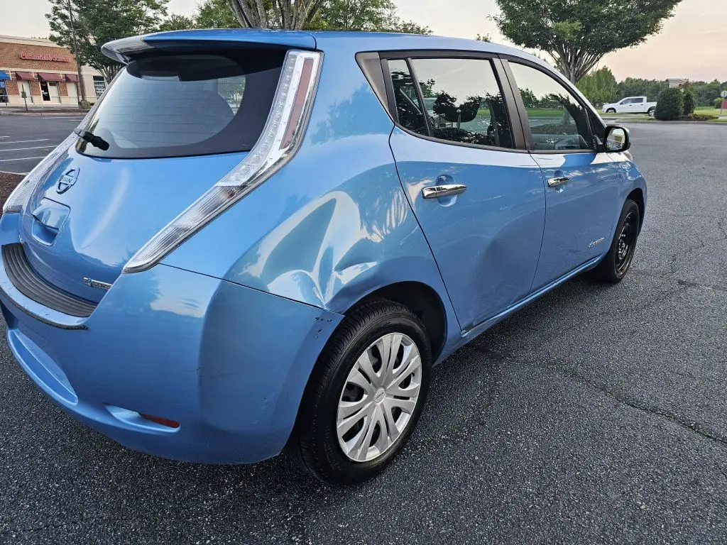 2013 Nissan Leaf S photo 5